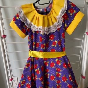 Doll costume size 10/12